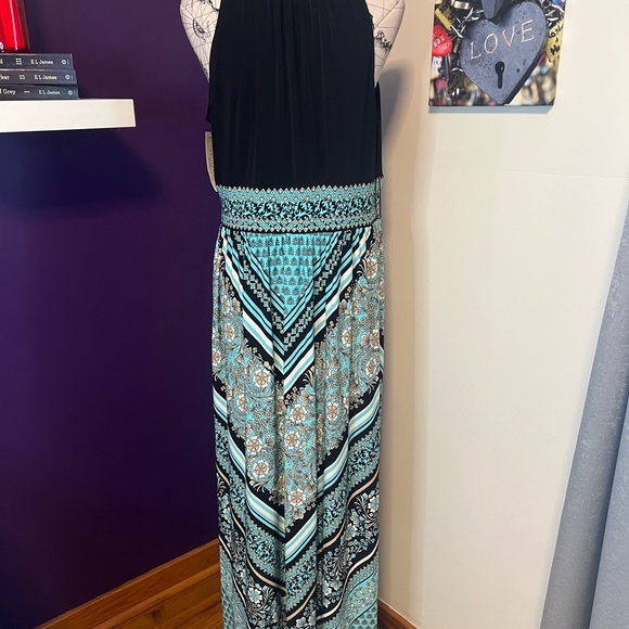 London Style Collection Plus Size Maxi Sundress - Picture 8 of 9